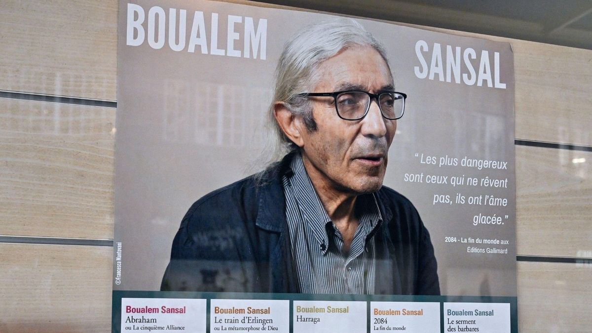 Alžírsko omilostní a propustí vězněného francouzsko-alžírského spisovatele Boualema Sansala